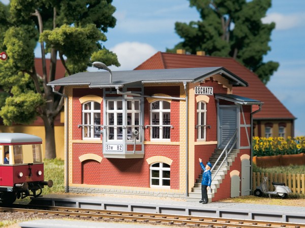 Auhagen 11411 H0-Modellbausatz, "Stellwerk - Oschatz"