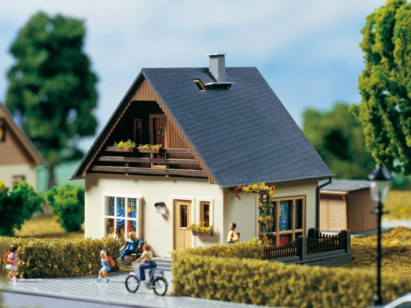 Auhagen 11378 H0-Modellbausatz, "(Einfamilienhaus) - Haus Gabi"