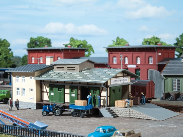 Auhagen 13219 TT-Modellbausatz, Güterschuppen