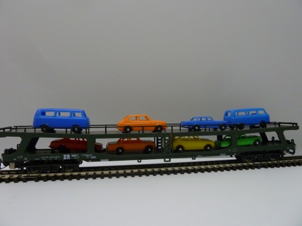 Krüger-TT-Modellbahn 9318 TT-Autotransportwagen mit Fahrzeuge, Ep. IV, eingestellt bei der DR