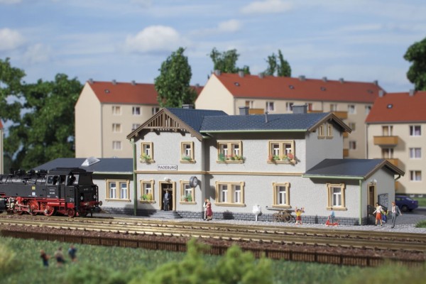 Auhagen 14453 N-Modellbausatz, Bahnhof Radeburg