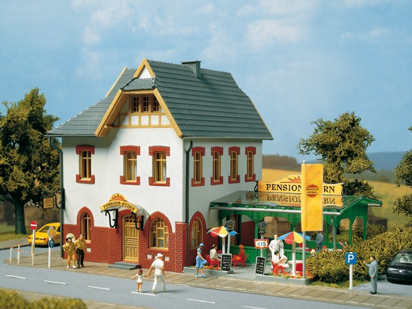 Auhagen 11354 H0-Modellbausatz, "Pension Stern"