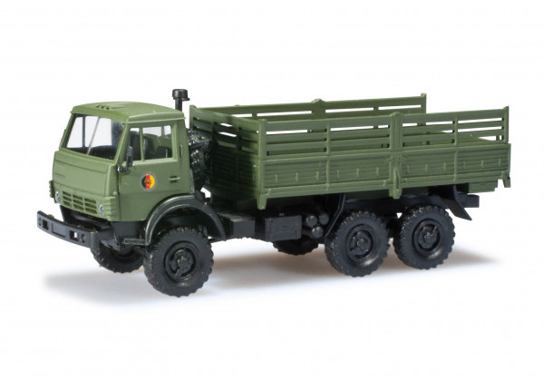 Herpa 744843 H0 - Militär-Modell: LKW-Modell, Kamaz 5320 mit Hochpritsche der NVA