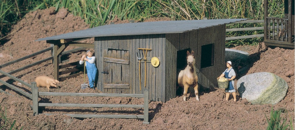 Piko 62247 G-Bahn-Modellbausatz, Stall mit Remise