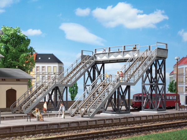 Auhagen 11363 H0-Modellbausatz, "Fußgängerbrücke", über 2-gleisige Strecken
