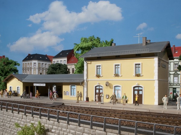 Auhagen 11369 H0-Modellbausatz, "Bahnhof Pottenstein"