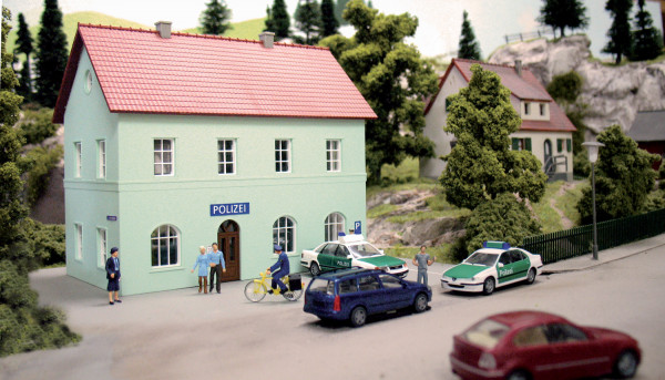 Piko 61836 H0-Modellbausatz, Polizeistation