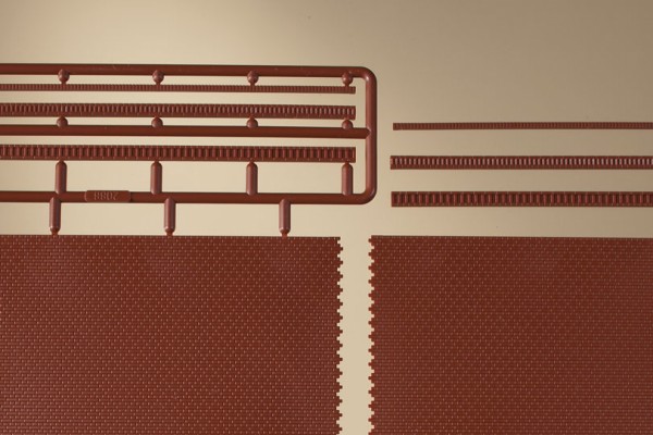 Auhagen 44630 N 4-Dekorplatten, "Ziegelmauern mit Zahnfriesvarianten" (verpackt)