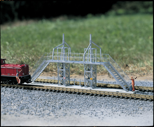 Piko 62049 G-Bahn-Modellbausatz, Raffinerie Abfüllanlage
