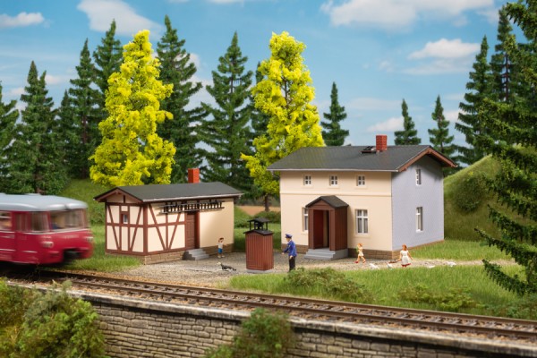 Auhagen 11457 H0-Modellbausatz, Bahnwärterwohnhaus mit Nebengebäude