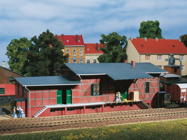 Auhagen 11383 H0-Modellbausatz, "Güterschuppen"