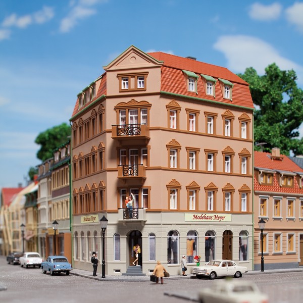 Auhagen 13334 TT-Modellbausatz, Eckhaus Markt 1