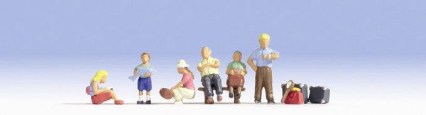 Noch 15228 H0-Figuren, "Fam. Meier am Bahnhof"