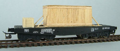 TT-Club 4278-7 Schwerlastwagen 6-achsig mit Ladung Ep. IV, eingestellt bei der DR