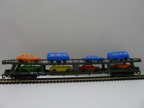 Krüger-TT-Modellbahn 9318 TT-Autotransportwagen mit Fahrzeuge, Ep. IV, eingestellt bei der DR
