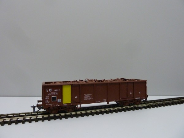 Tillig 15225 m.L.TT-Offener Drehgestell-Güterwagen m. Schrott-Ladung Ep. IV, eingestellt bei d. SNCF
