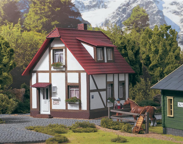 Piko 62050 G-Bahn-Modellbausatz, Wohnhaus Dr. König