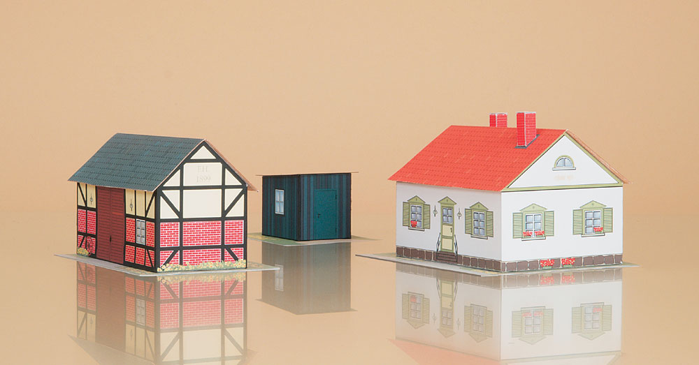 Auhagen 10604 H0 Tt Karton Bausatz Wohnhaus Mit Scheune Karton Bausatze Karton Modellhauser Selbst Bemalen Gebaude Modelle Modelleisenbahn Modellbahn Eck Kloppe