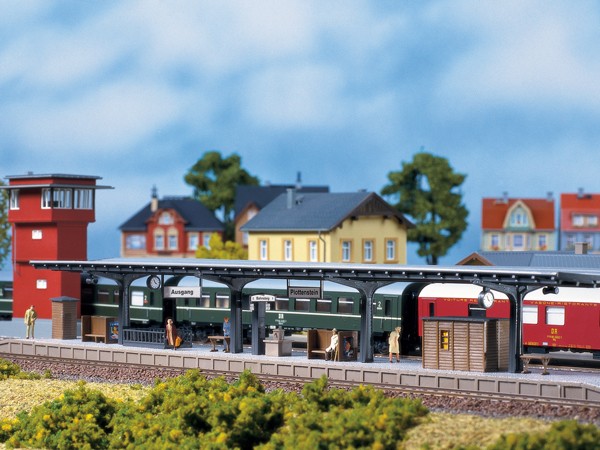 Auhagen 11376 H0-Modellbausatz, "Bahnsteig"