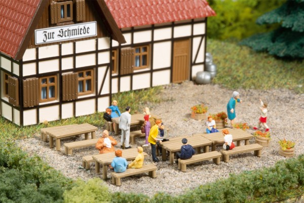Auhagen 44650 N-Ausgestaltungs-Zubehör, Bänke, Tische