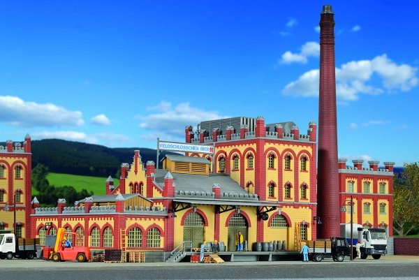 Kibri 39826 H0-Modellbausatz, Kühlhaus und Anlieferung Brauerei Feldschlösschen